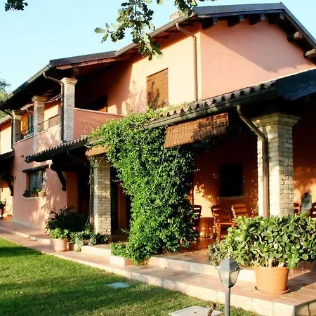 Holiday home Annunziata Sleeps 20 Pool Wifi Citta Sant'Angelo