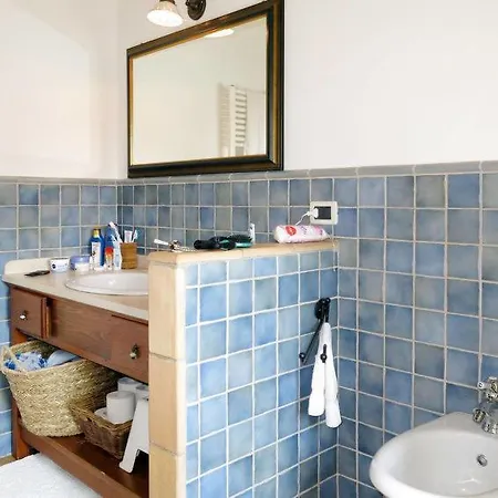 Annunziata Sleeps 20 Pool Wifi Holiday home