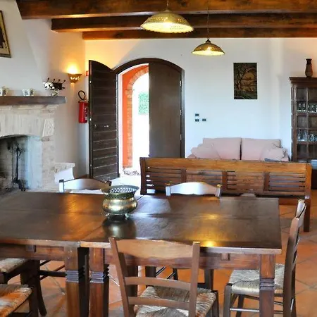 Annunziata Sleeps 20 Pool Wifi Holiday home *
