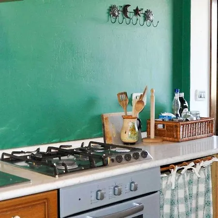 Annunziata Sleeps 20 Pool Wifi Holiday home