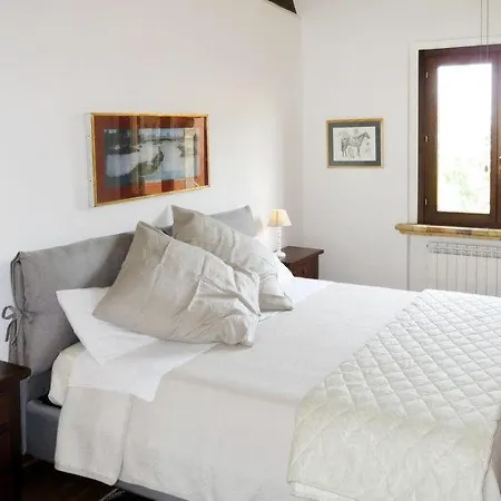 Holiday home Annunziata Sleeps 20 Pool Wifi *