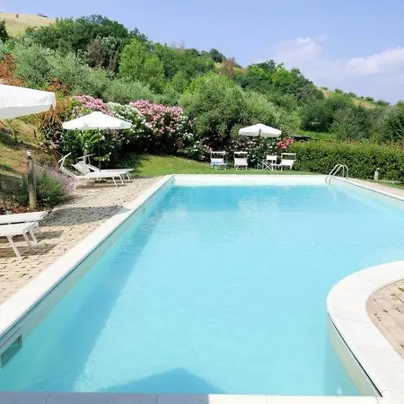 Annunziata Sleeps 20 Pool Wifi Holiday home *