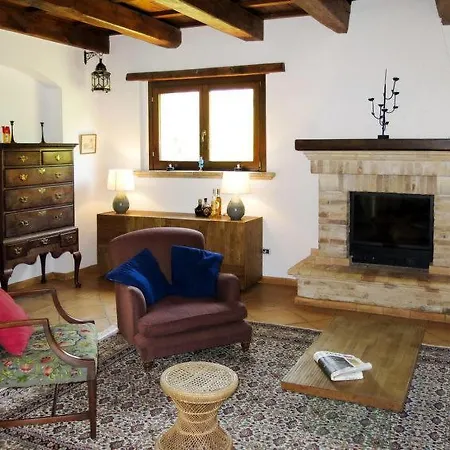 Holiday home Annunziata Sleeps 20 Pool Wifi Citta Sant'Angelo
