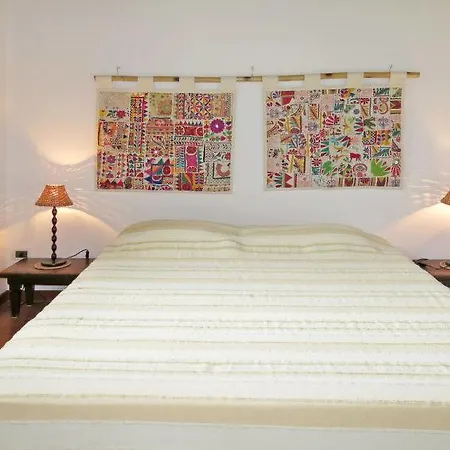 Annunziata Sleeps 20 Pool Wifi Holiday home *