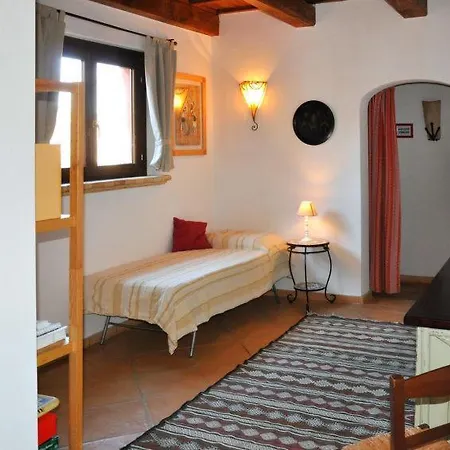 Annunziata Sleeps 20 Pool Wifi